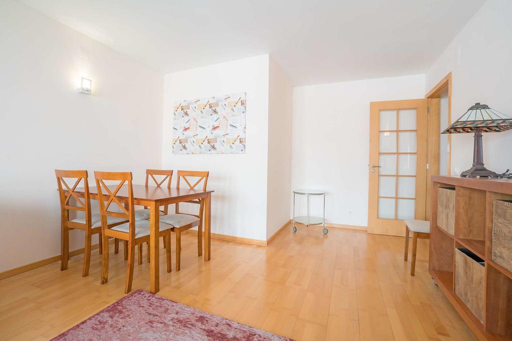 1-Minute Walk To The Metro And 2 To The Supermarket Lisabona Exterior foto