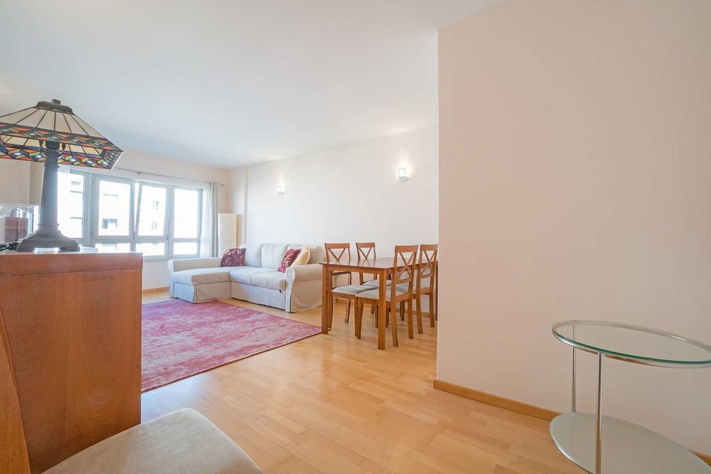 1-Minute Walk To The Metro And 2 To The Supermarket Lisabona Exterior foto